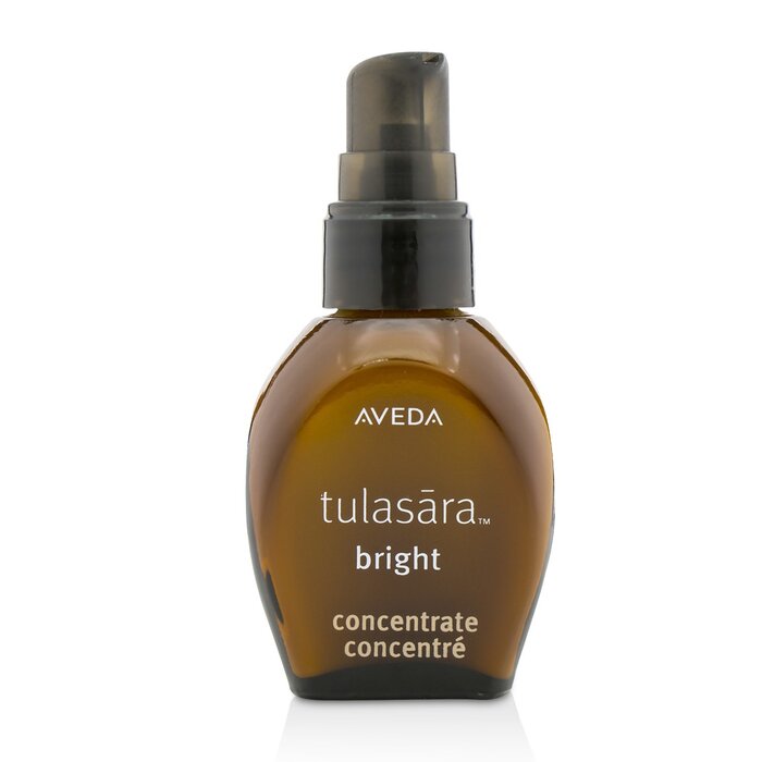 蘊含傳統Ayurveda成份甘草根萃取物,能幫助改善膚色不均,色澤變得均勻 。黑糖蜜萃取物能均勻膚色。氨基葡萄糖能促進細胞更新,去除暗啞的肌膚表層,增加肌膚光澤同時強化肌膚從底層補充水分的能力。 Immediately plumps skin with moisture & boosts healthy hydration levels Scented with Aveda's own pure-fumeTM aroma Unveils a refreshed, more radiant & even-toned complexion Dermatologist-tested, non-acnegenic