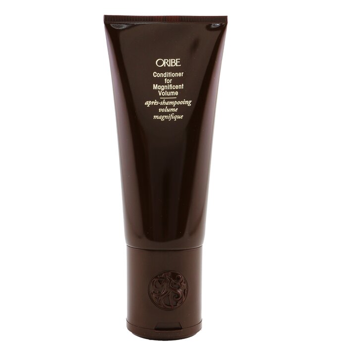 A body-building hair moisturizer Gel-crème formula delivers feather-light conditioning to hair Contains Oribe Signature Complex to defend hair from oxidative stress, photo-aging & the deterioration of natural keratin Protects hair from the drying, damaging & color-depleting effects of the elements Boosted with Lupine Protein & Saw Palmetto Extract that restore natural balance to hair & scalp Energizes the follicle for thicker, fuller locks Infused with Hydrolyzed Vegetable Protein to strengthen damaged hair & protect the surface of the hair shaft Loaded with High Tech Polymers to plump the hair shaft for optimal fullness, volume & density Hair appears super-soft & manageable