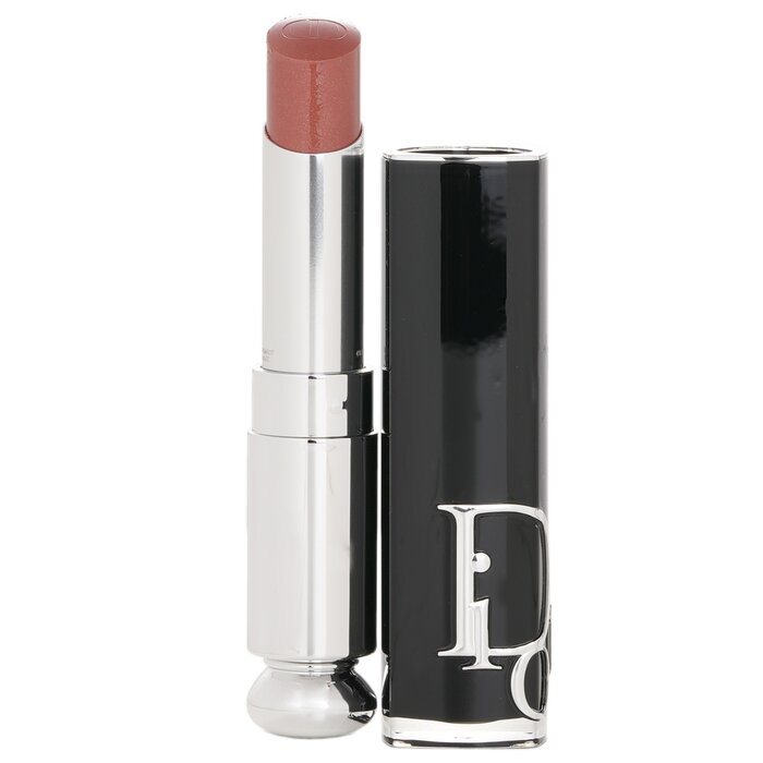 A hydrating, fashion-inspired refillable lipstick Sensorial creamy texture melts on the lips & leaves a comfortable, lightweight film Formulated with 90% natural-origin ingredients Combines jasmine wax with vegetable-based oils for exceptional hydration & shine Helps nourish & protect lips for 24 hours Enhances the lips with intense, luminous color Presented in an ultra-couture, black vinyl lacquered case, embossed with the Dior Oblique logo Available in a range of ultra-trendy & glossy shades